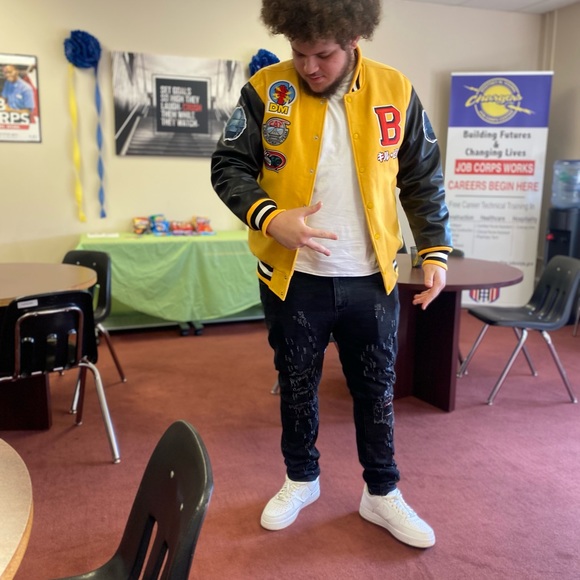 Got this 2 weeks ago only worn once. Serious inquiries ONLY. - Picture 3 of 4